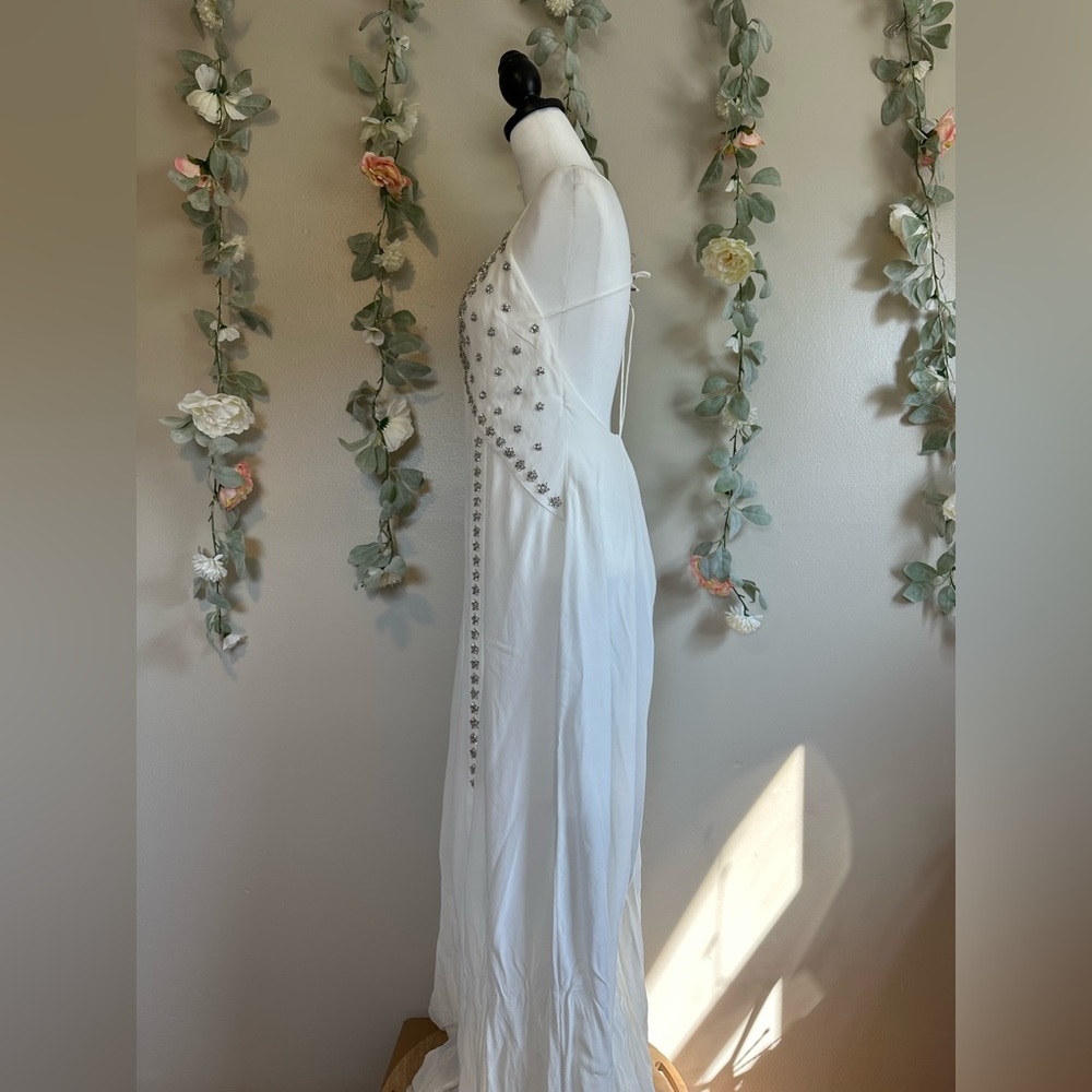 GIVENCHY Sleeveless Crystal Gown - Picture 15 of 17
